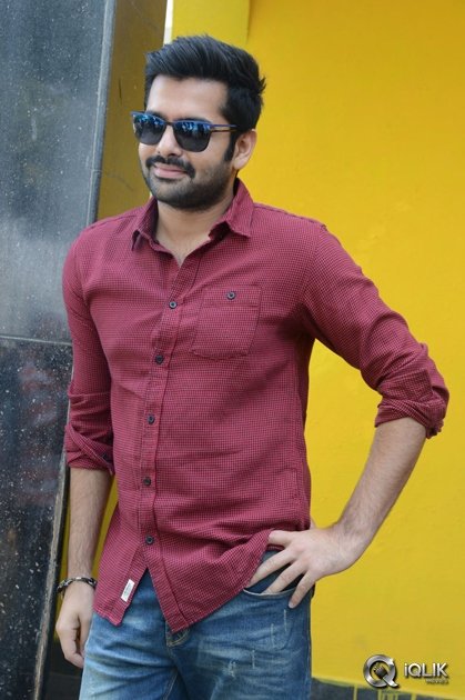 Nenu-Sailaja-Movie-First-Look-Launch